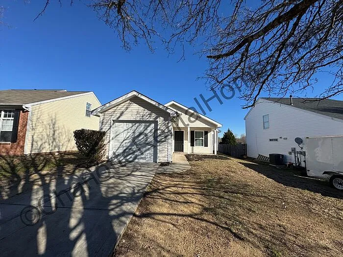 Photo 2 of 14 - 1467 Summer Coach Dr - Charlotte, NC Building Photo - 1467 Summer Coach Dr