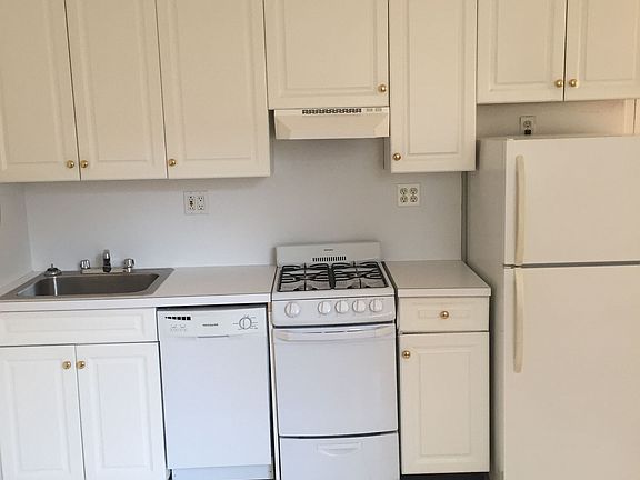 4th image of 210 W 94th St APT 3K