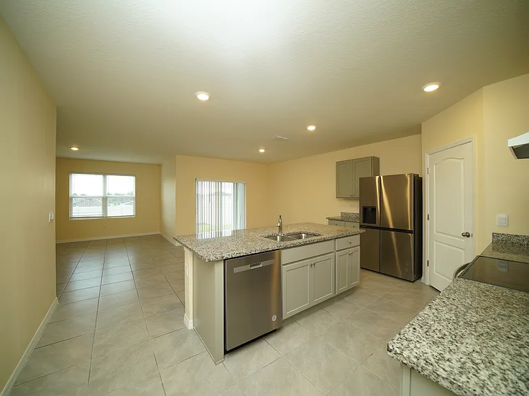 4325 Deleon St — Photo 10