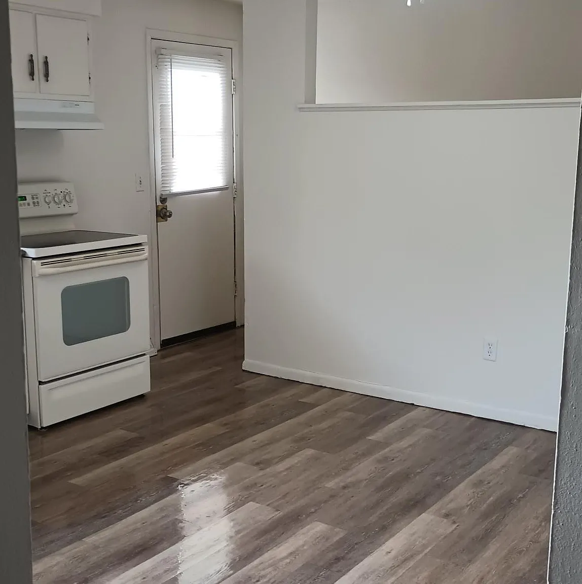 4 bed, 2000 sqft, $2,400 — Photo 3