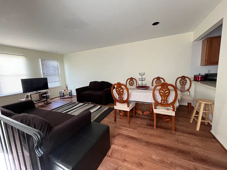 4229 Tazewell Ter — Photo 11