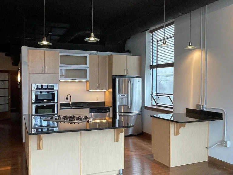 412 Main St #1 — Photo 4