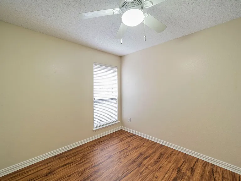 4709 Belladonna Dr — Photo 14
