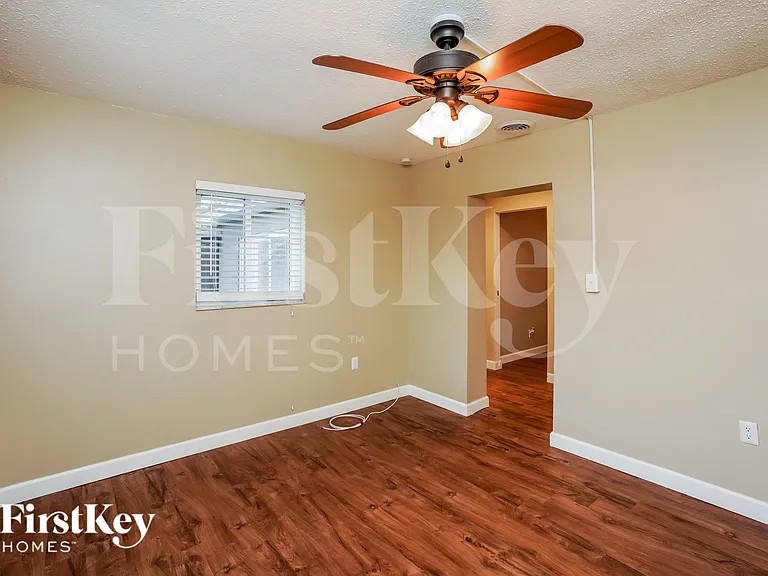 2310 Nellie St — Photo 13
