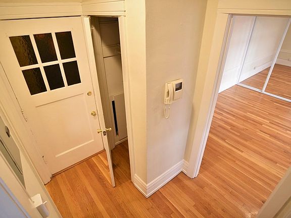 2nd image of 2414 Telegraph Ave APT 514