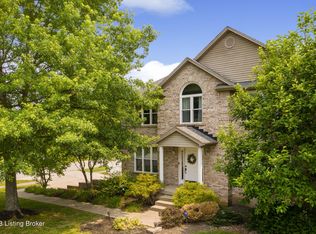 1317 Crosstimbers Dr, Louisville, KY 40245