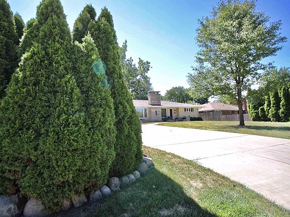 2nd image of 4121 Aspen Cir