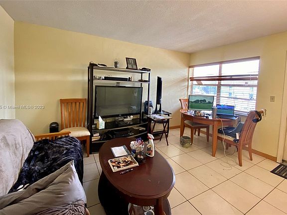 3rd image of 4163 SW 67th Ave APT 206C