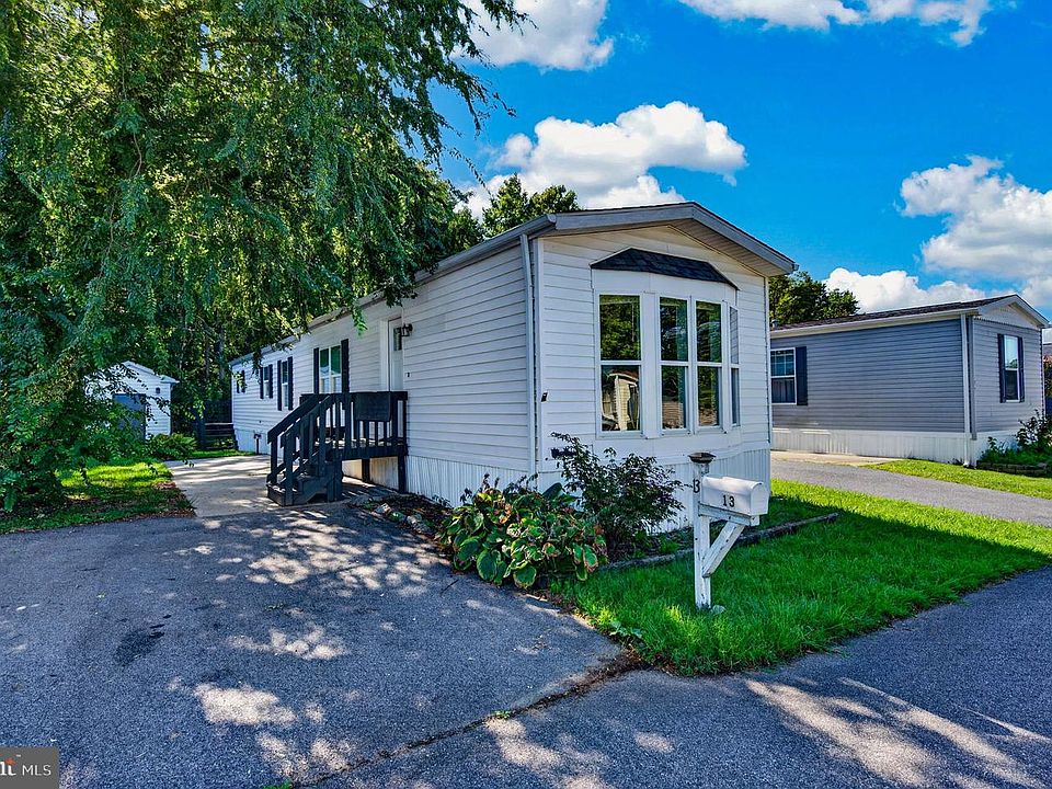1st image of 13 Tamarac Trl