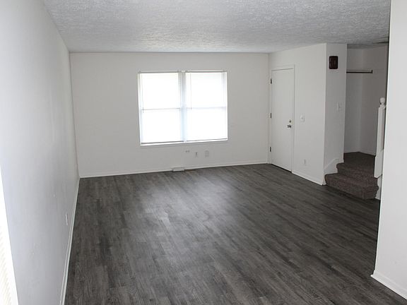 3rd image of 906 Burcham Dr