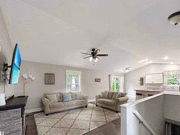 2nd image of 4159 Edwin Blvd