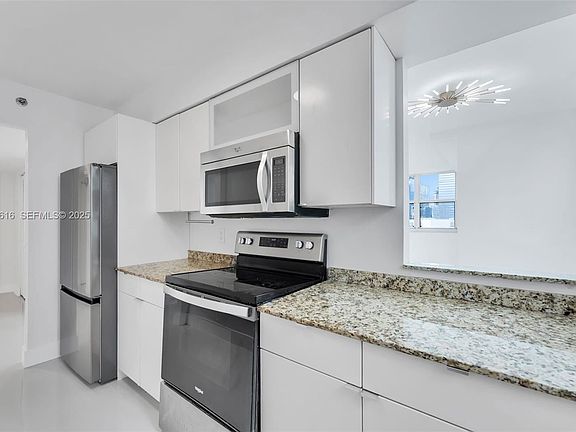 4th image of 770 Claughton Island Dr Penthouse 14