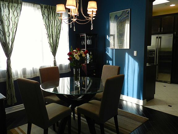 3rd image of 4424 Whitsett Ave APT 307