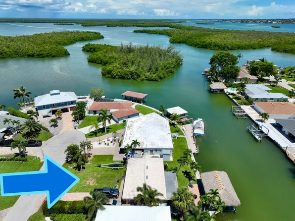 164 E Hilo St, Naples, FL 34113