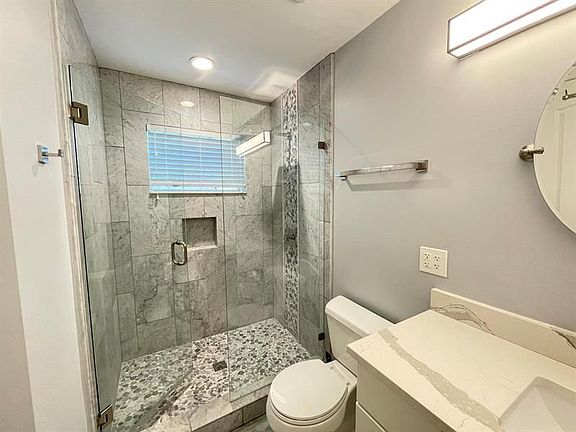 5th image of 205 Wenonah Pl