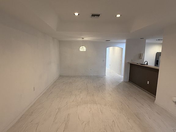3rd image of 1802 Blue Heron Ln #1