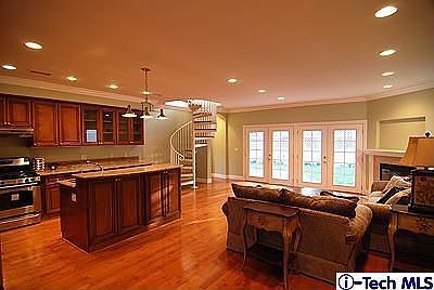 2nd image of 402 Knight Way
