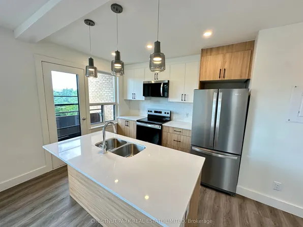 3 Wingreen Ct #9, Toronto, ON M3B 1B8