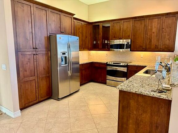 3rd image of 9063 Meridian View Isle