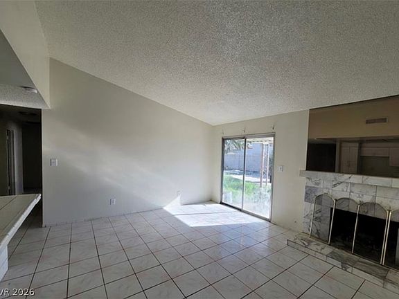 4th image of 1673 Caliente Ct