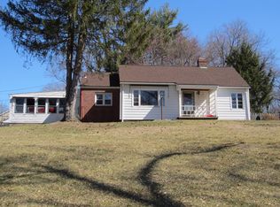 285 Valley View Dr, Westfield, MA 01085