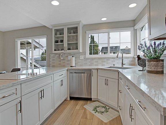 4th image of 8724 Augusta Ct
