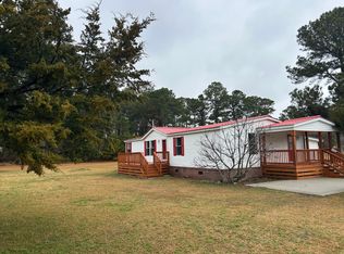 660 Firetower Rd, Beaufort, NC 28516