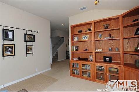 4th image of 506 Portrush Ln
