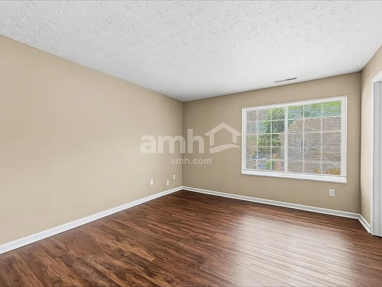 695 Mountain Pine Dr — Photo 9