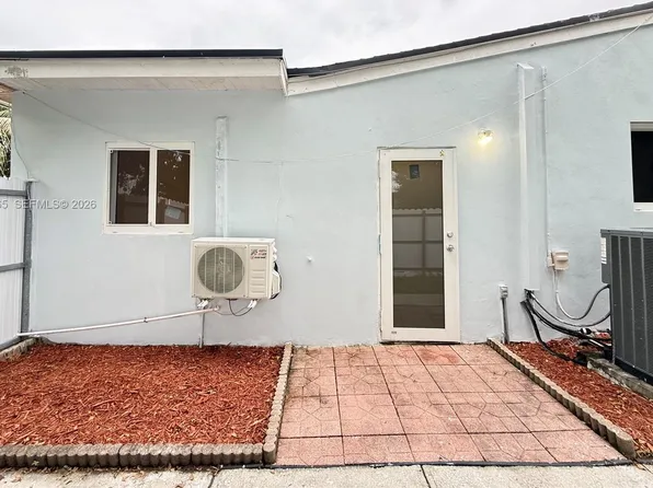 840 N 70th Way, Hollywood, FL 33024