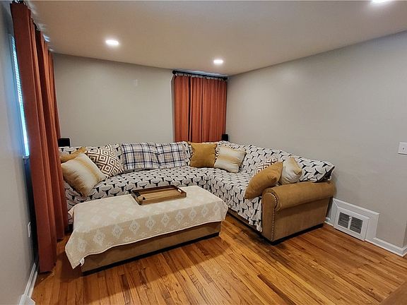 2nd image of 5110 Montauk Ave