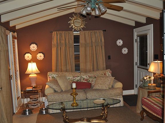 5th image of 110 Myra Barnes Ave