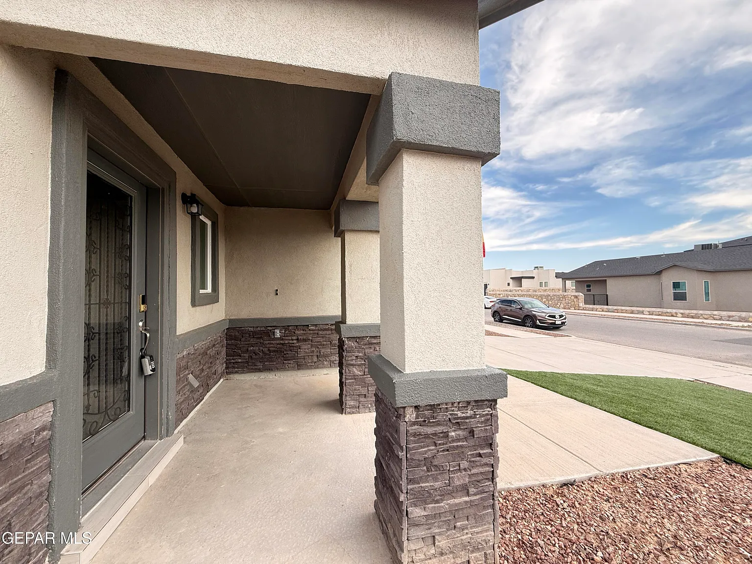4 bed, 3.0 bath, 1794 sqft, $2,300 — Photo 4