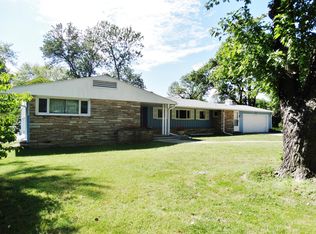 3 Parkview Ct, Centralia, MO 65240