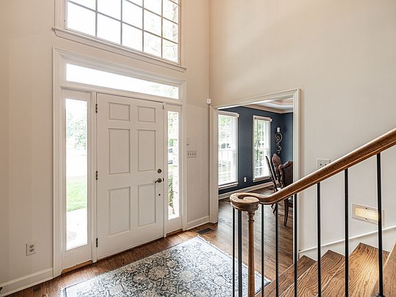 4th image of 208 Pecan Ct
