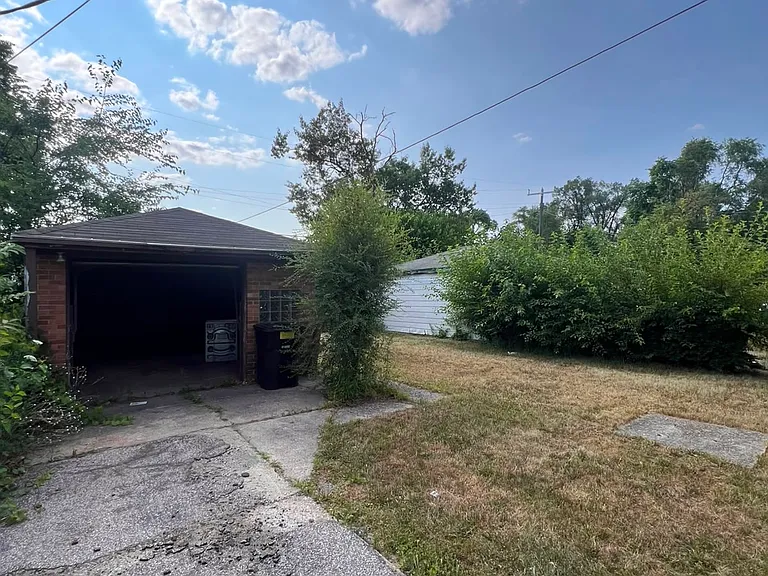 18433 Conley St — Photo 2