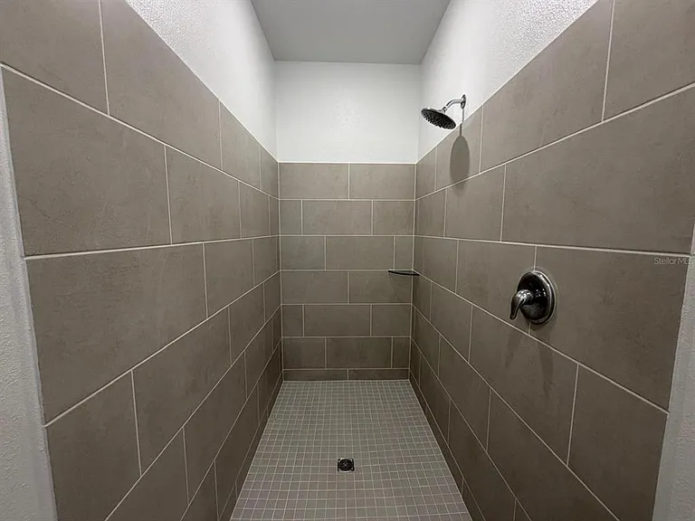 Mercy Cir — Photo 13