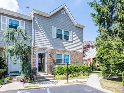 1425 Jerusalem Ave APT 8, Merrick, NY, 11566