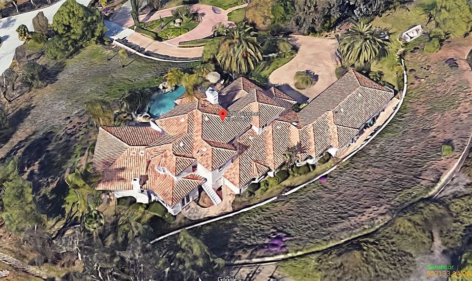 2nd image of 3240-42 Olivenhain Farms Rd
