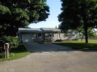 328 W Poplar St, Heyworth, IL 61745