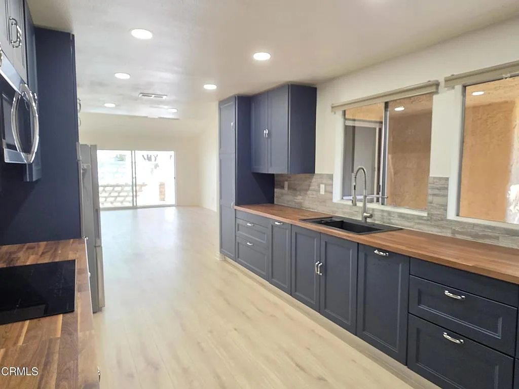 2 bed, 2.0 bath, 1070 sqft, $3,000 — Photo 3