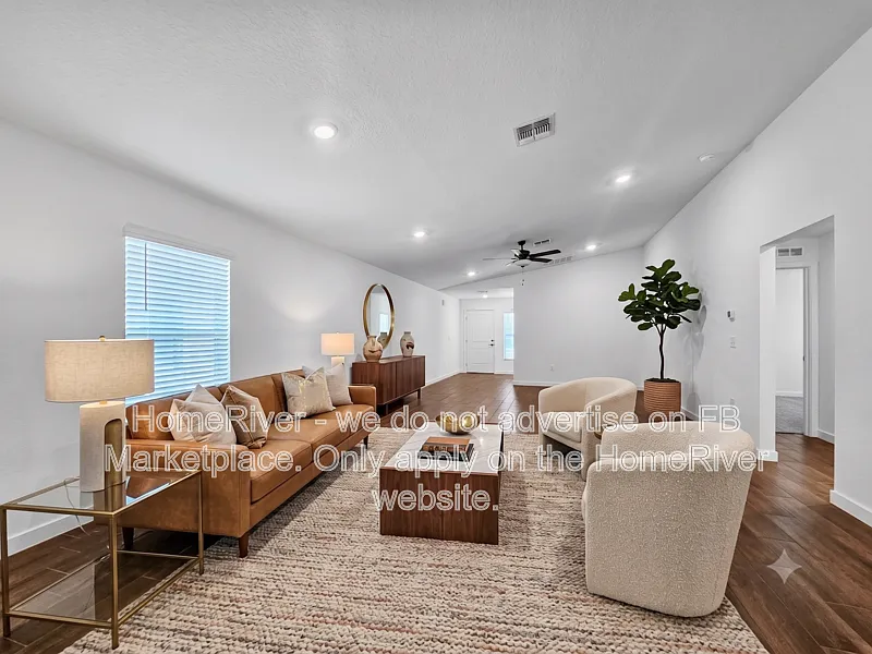 3 bed, 2.0 bath, 1707 sqft, $2,200 — Photo 4