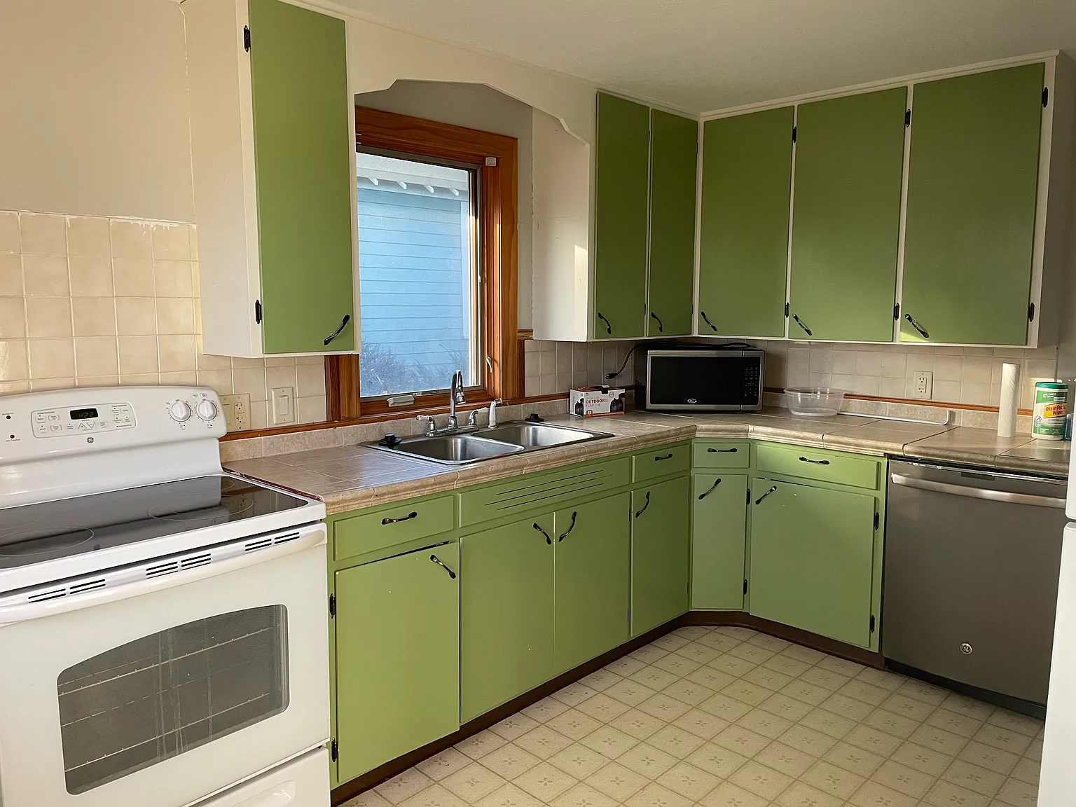 2 bed, 884 sqft, $1,200 — Photo 2