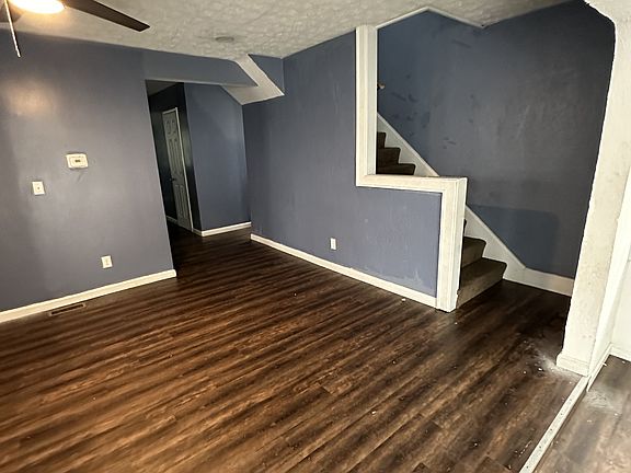 3rd image of 1541 Genessee Ave