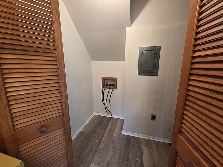 542 Maple Tree Ln — Photo 7