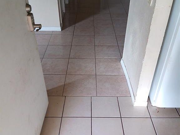 2nd image of 1006 Straka Ter
