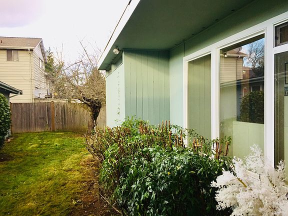 3rd image of 16816 Road Ave