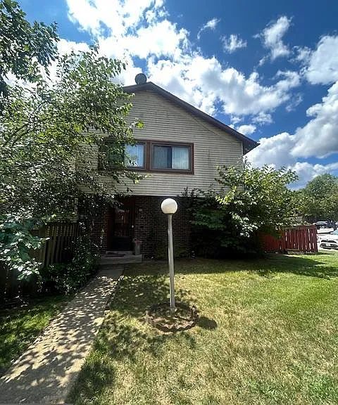 7639 Woodbine Dr — Photo 1