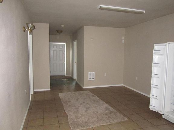 5th image of 402 E Mineral Ave