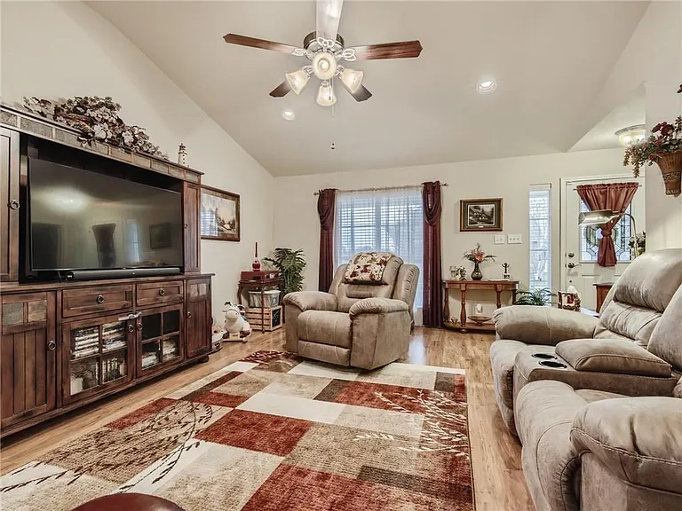 1807 Colorado Bend Dr — Photo 7